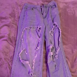 Loose; good fitting waist